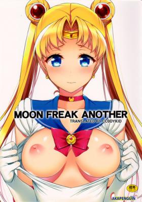 Stockings MOON FREAK ANOTHER - Sailor moon Milk