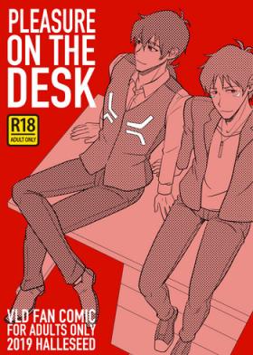 Teen Sex PLEASURE ON THE DESK - Voltron Shaved Pussy