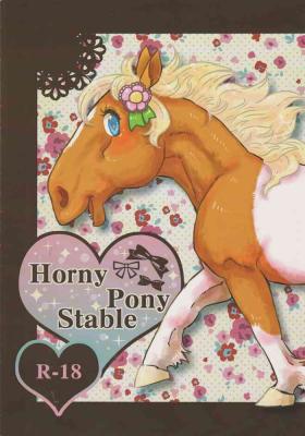 Magrinha Horny Pony Stable Exibicionismo
