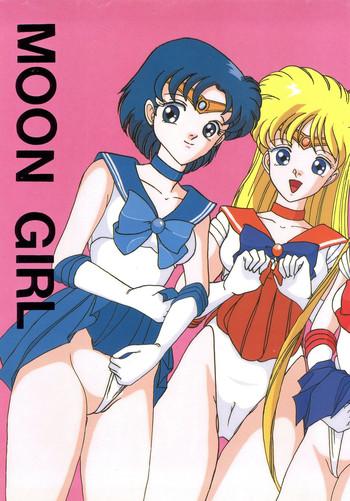 Shy Moon Girl - Sailor Moon Bathroom